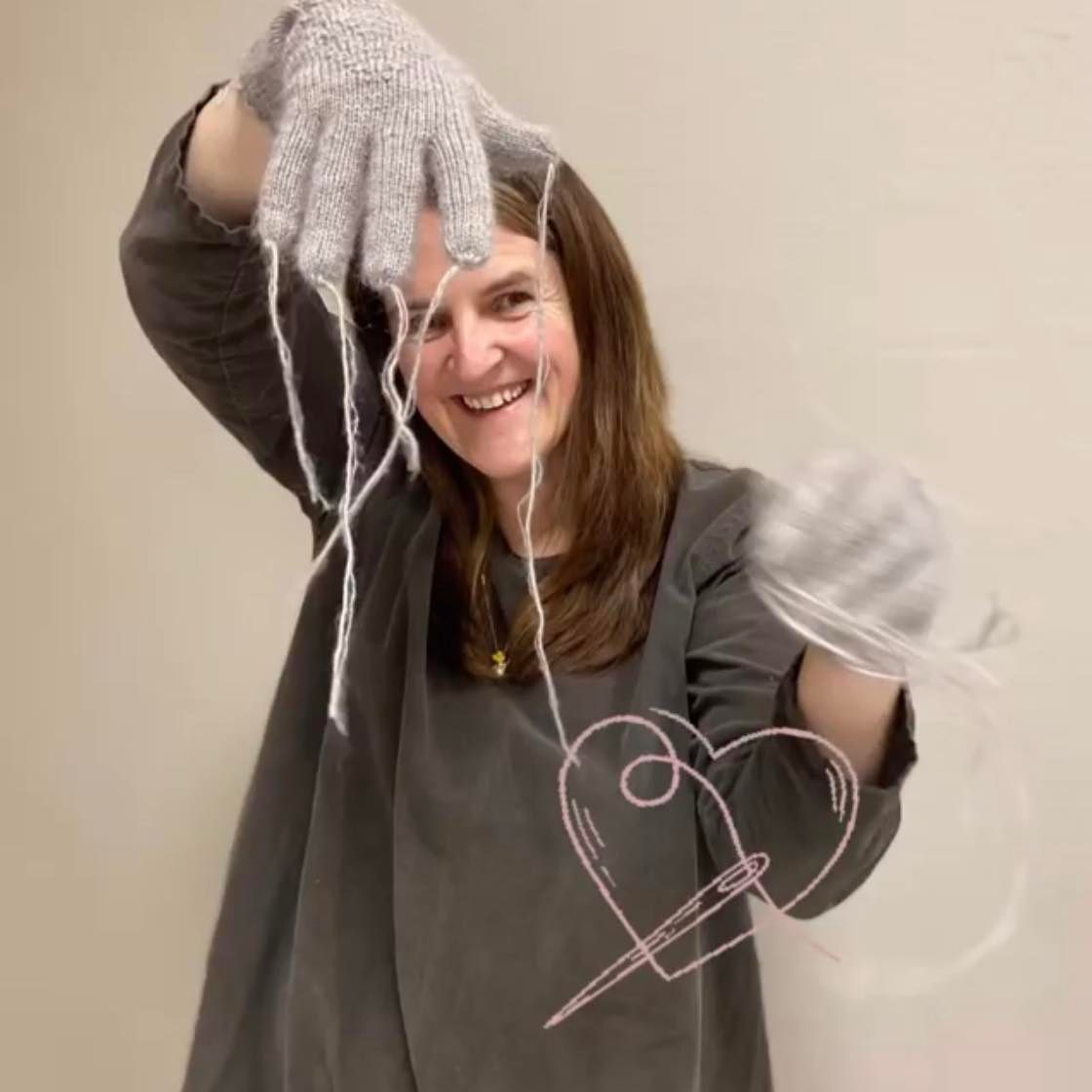 Maija, Adīšanas un mākslas skolotāja